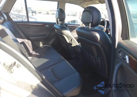 2005 Mercedes-Benz C 240 Luxury 4Matic z USA, uszkodzony, nr VIN WDBRH81J45F600478